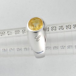 Anello in Oro con Zaffiro Giallo (Corindone Giallo)