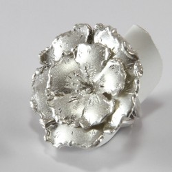 Anello a Fiore in Argento Fatto a Mano