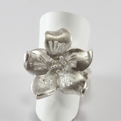Anello a Fiore in Argento 925/1000