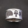 Anello a Fascione in Argento con Simboli Egizi