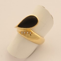 Anello in Oro Giallo 750/1000 con Brillanti e goccia in Ebano
