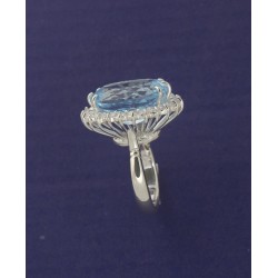 Anello a Cestino in Argento con giro Zirconi e centrale Topazio Azzurro