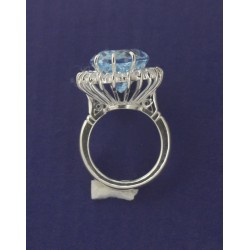 Anello a Cestino in Argento con giro Zirconi e centrale Topazio Azzurro