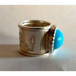 Anello a Fascione in Argento con Simboli Egizi