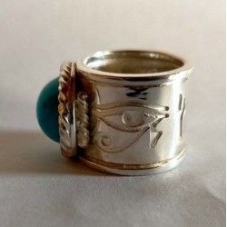 Anello a Fascione in Argento con Simboli Egizi