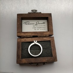 Anello Solitario Oro Bianco con Diamante taglio Brillante